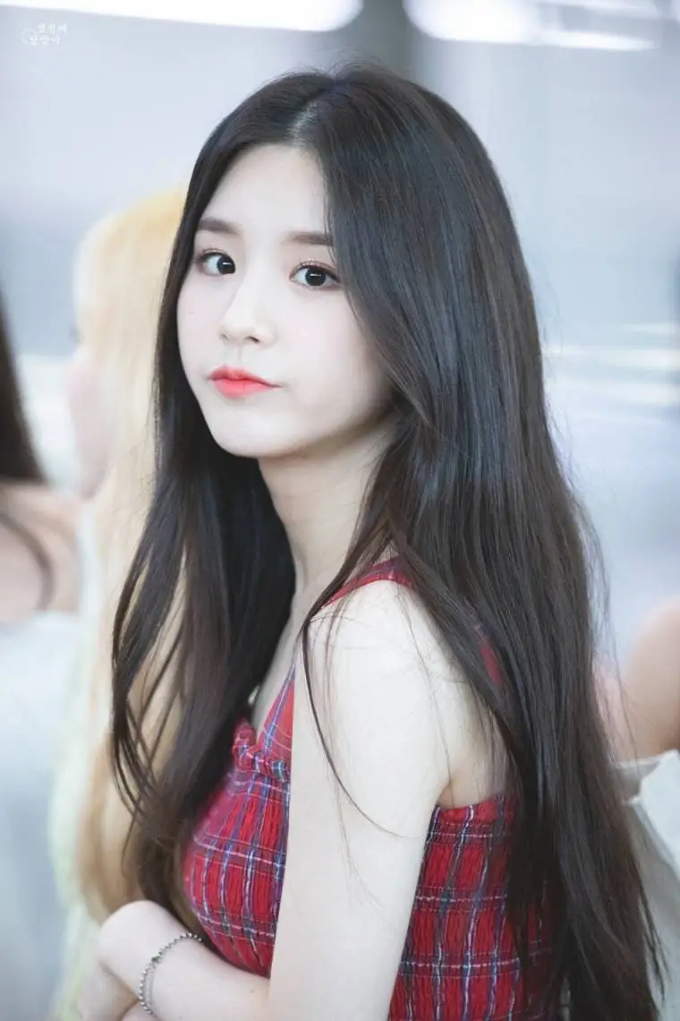 출국하는.. 이달의소녀 희진