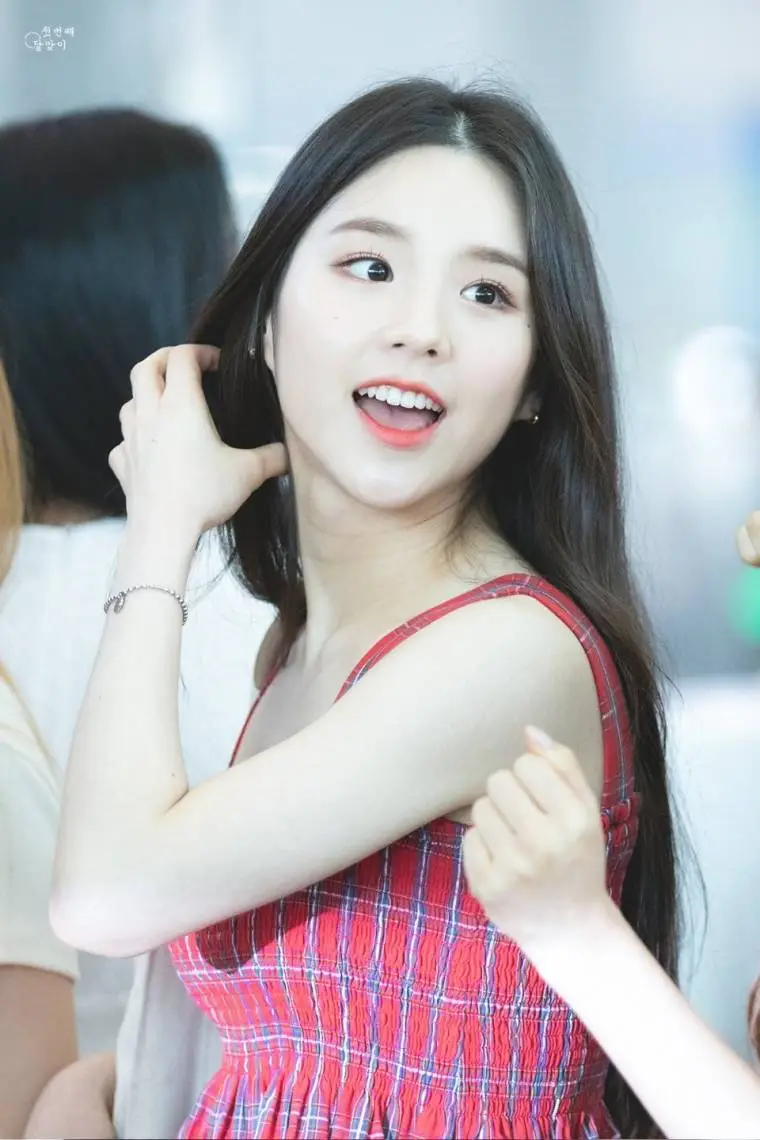 출국하는.. 이달의소녀 희진