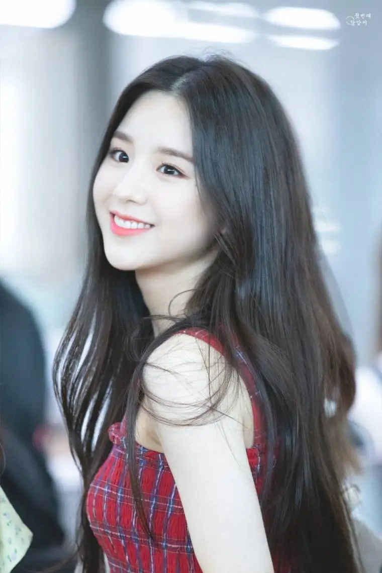 출국하는.. 이달의소녀 희진