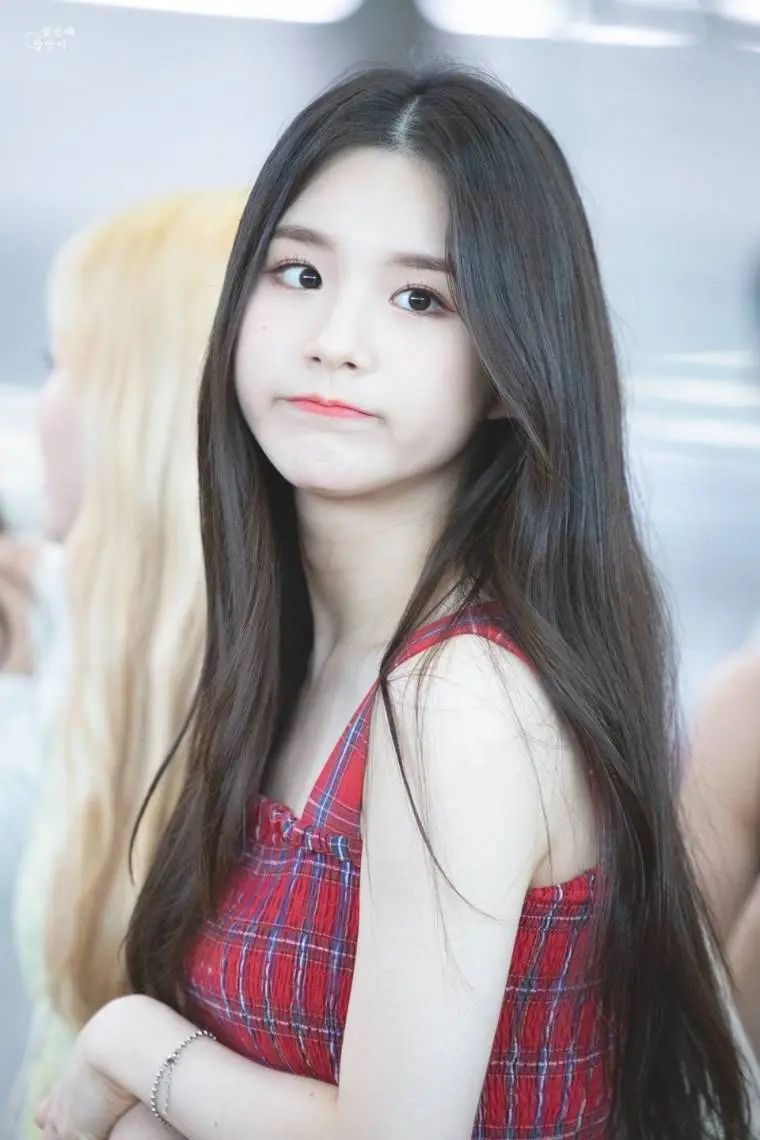 출국하는.. 이달의소녀 희진