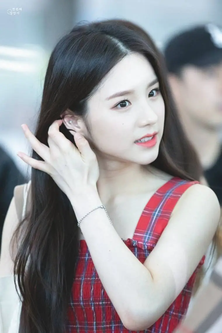 출국하는.. 이달의소녀 희진