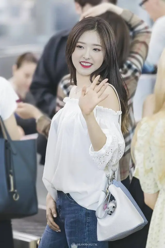 출국길.. #이달의소녀 #올리비아혜.jpg