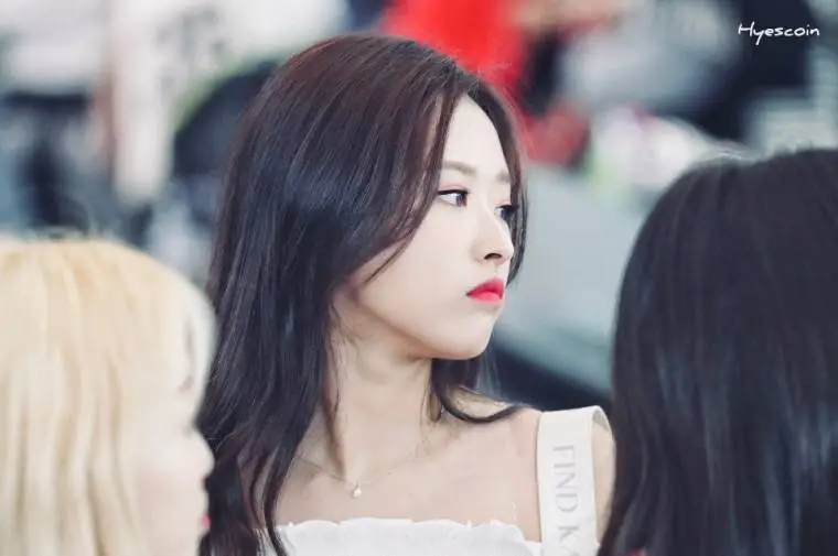 출국길.. #이달의소녀 #올리비아혜.jpg