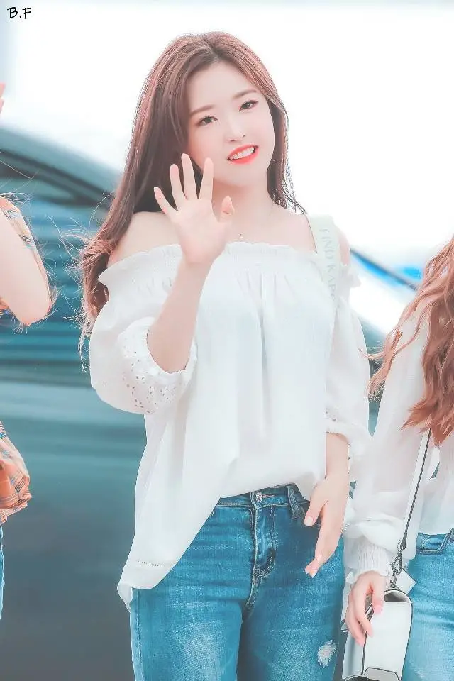 출국길.. #이달의소녀 #올리비아혜.jpg