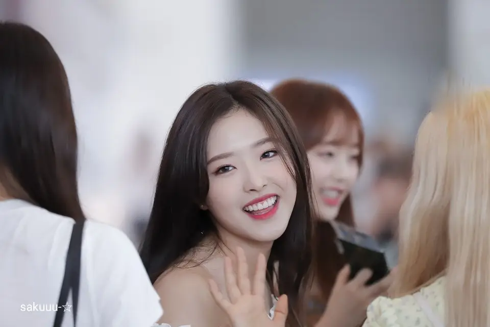 출국길.. #이달의소녀 #올리비아혜.jpg