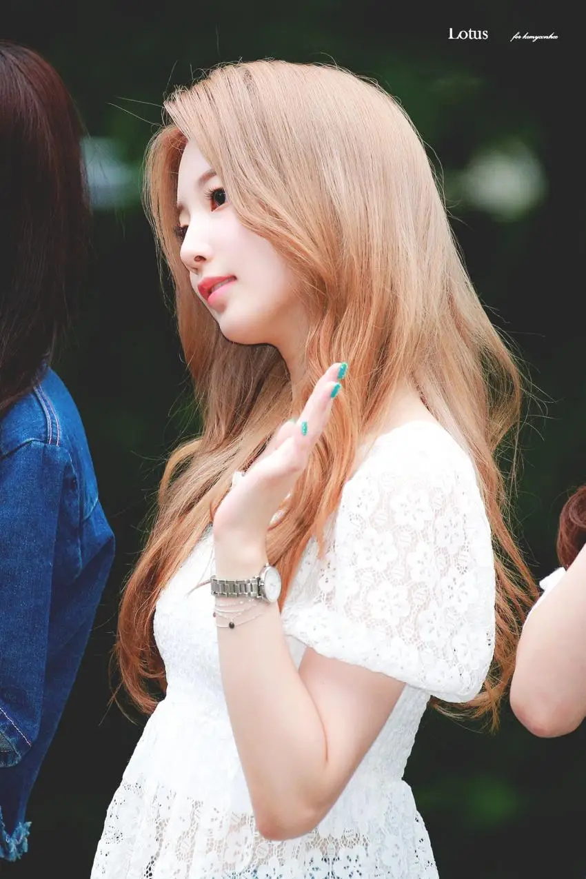 아침에 보는 #로켓펀치 리더 #연희