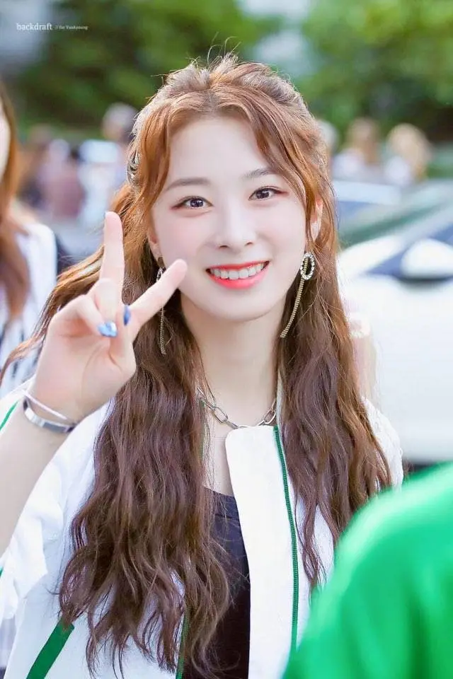 출근길.. #로켓펀치 윤경
