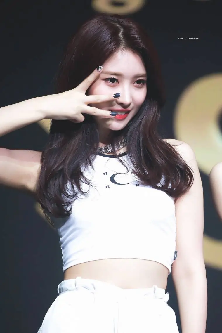 에버글로우 김시현.jpg