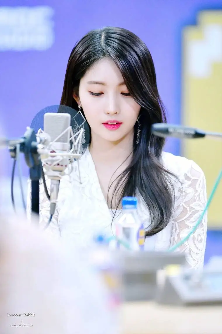 에버글로우 김시현.jpg