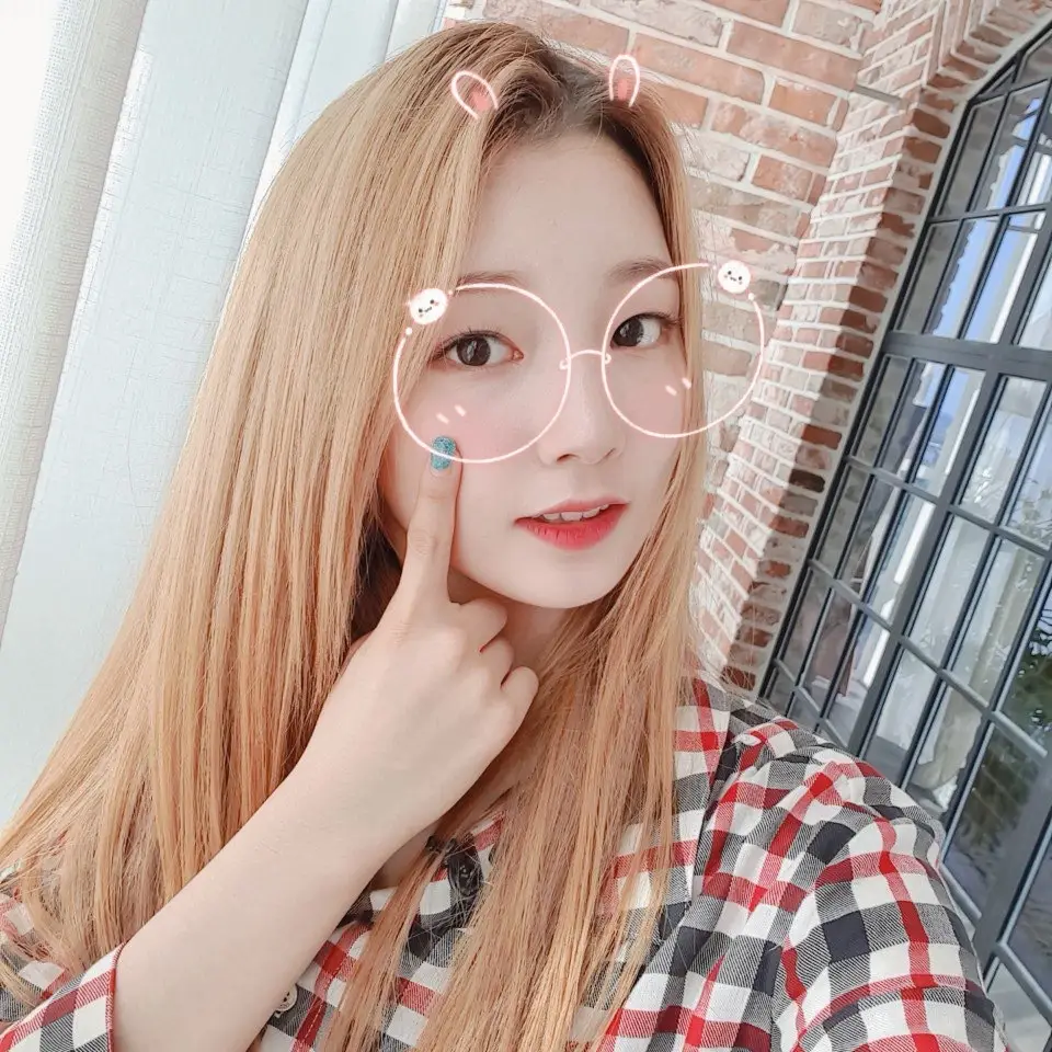로켓펀치 연희.twitter