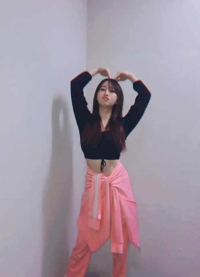 온몸 하트 #로켓펀치 쥬리