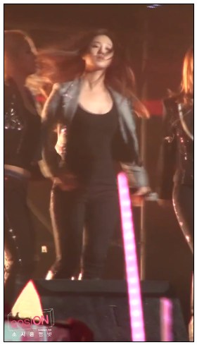 [Fancam.121021 GS&콘서트] 유리(yuri) - 런데빌런(run devil run)